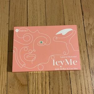 Jade Roller & Gua Sha Set new in box!